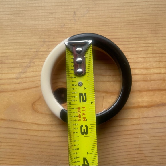 Cool retro bangle bracelet black and off white - Picture 6 of 6